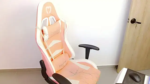 Kylie martinez online show from 03.01.25