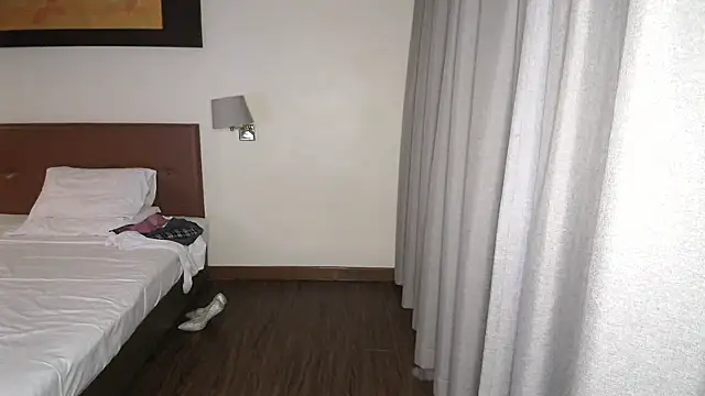 Reneta Rebekka Lopez online show from 03.08.25