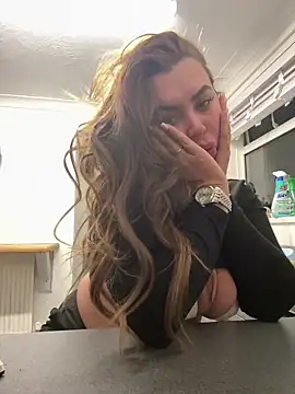 Snapshot of Mia_MilesXXX chatting on 03.10.25 Mia MilesXXX online show from 03.10.25