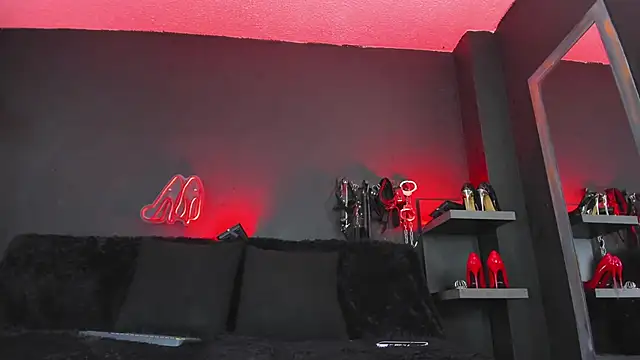 DelaneyStone online show from 12.14.25