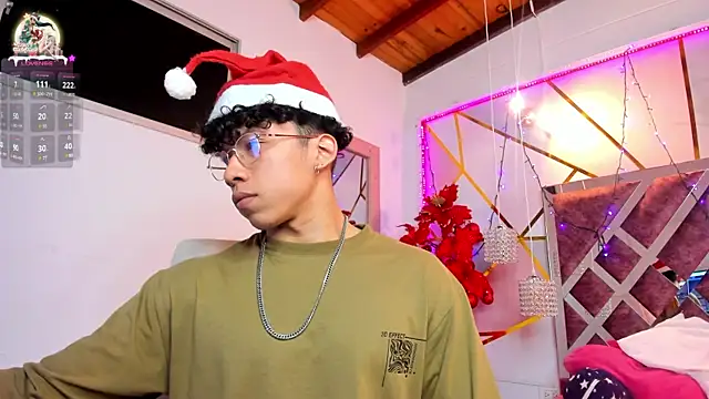 Snapshot of AkazaBoy_ chatting on 12.24.24 AkazaBoy  online show from 12.24.24