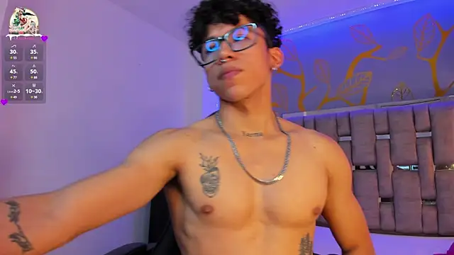 Snapshot of AkazaBoy_ chatting on 01.01.25 AkazaBoy  online show from 01.01.25