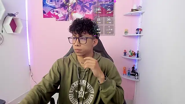 Snapshot of AkazaBoy_ chatting on 01.12.25 AkazaBoy  online show from 01.12.25