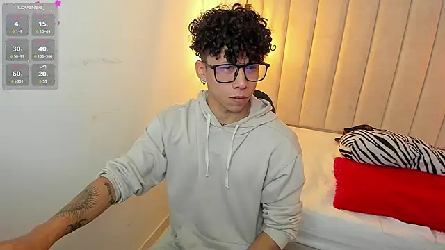 Snapshot of AkazaBoy_ chatting on 01.13.25 AkazaBoy  online show from 01.13.25