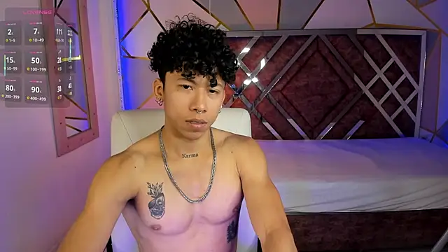 Snapshot of AkazaBoy_ chatting on 02.05.25 AkazaBoy  online show from 02.05.25