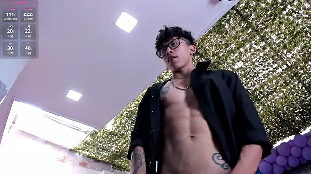 Snapshot of AkazaBoy_ chatting on 02.14.25 AkazaBoy  online show from 02.14.25