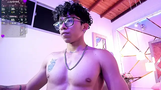 Snapshot of AkazaBoy_ chatting on 03.15.25 AkazaBoy  online show from 03.15.25