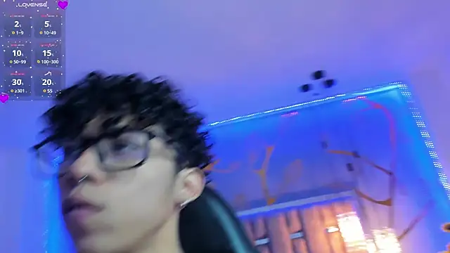 Snapshot of AkazaBoy_ chatting on 03.16.25 AkazaBoy  online show from 03.16.25