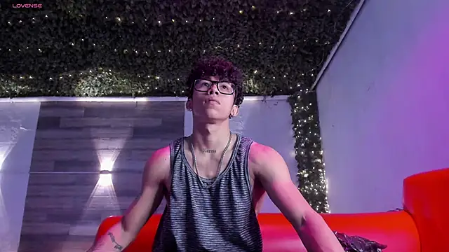 Snapshot of AkazaBoy_ chatting on 03.22.25 AkazaBoy  online show from 03.22.25