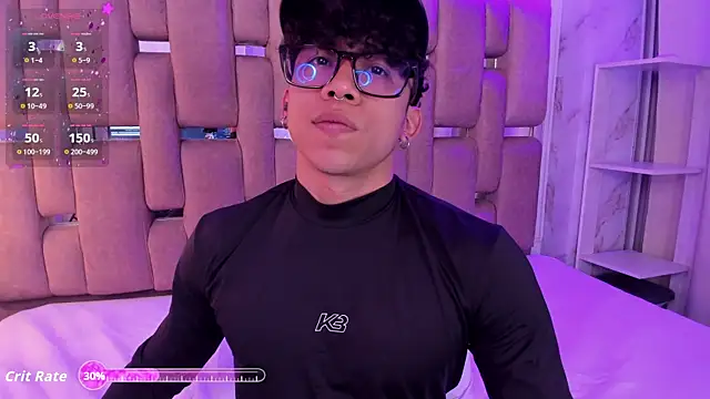 Snapshot of AkazaBoy_ chatting on 10.08.25 AkazaBoy  online show from 10.08.25