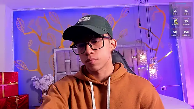 AkazaBoy  online show from 12.16.25