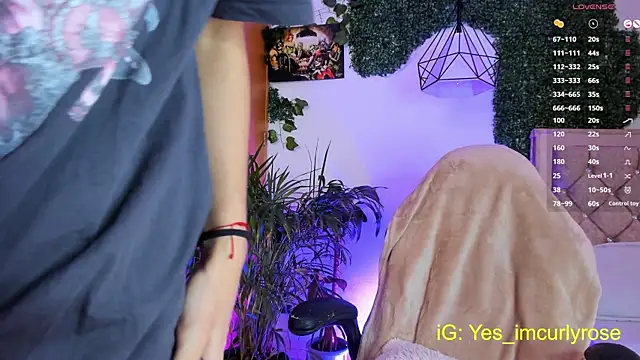 CurlyRose   online show from 09.18.25