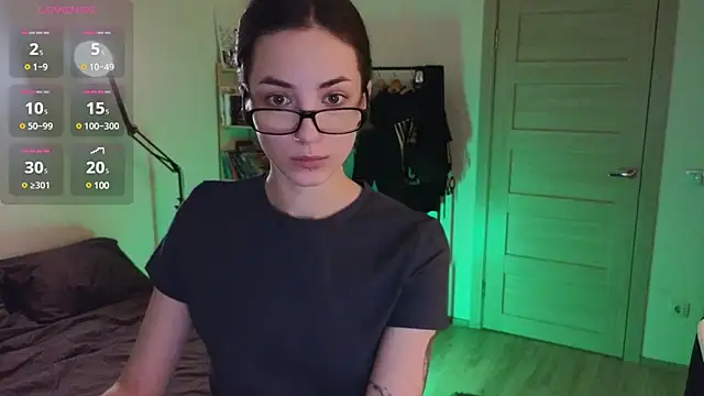 Snapshot of Space_X_Roxy_ chatting on 01.18.25 Space X Roxy  online show from 01.18.25