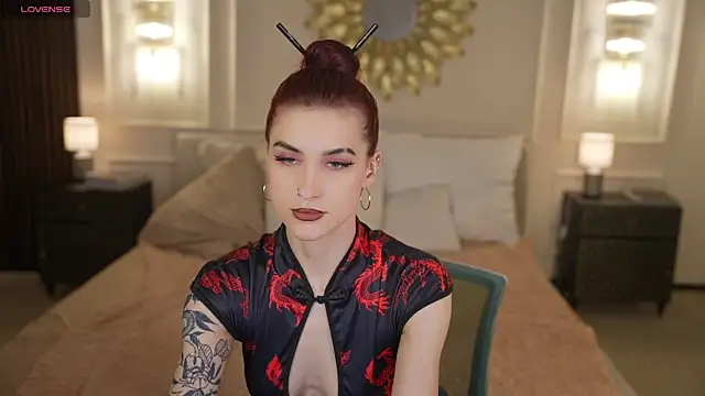 Magnetic Mia  online show from 05.14.26