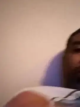 Snapshot of SLOWSTRO chatting on 01.24.25 SLOWSTRO online show from 01.24.25