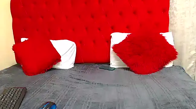 Snapshot of BeautyAuroa chatting on 02.06.25 BeautyAuroa online show from 02.06.25