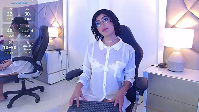 Snapshot of LeeThompson_ chatting on 01.11.25 LeeThompson online show from 01.11.25