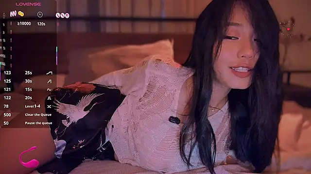 Snapshot of kimmy_chi_ chatting on 10.06.25 kimmy chi online show from 10.06.25