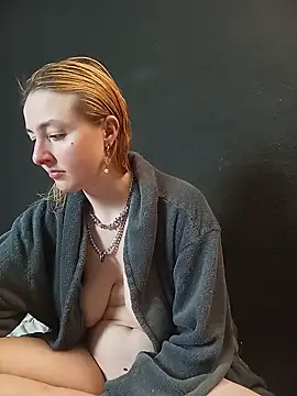 Sexy-Milf-Big online show from 12.17.24