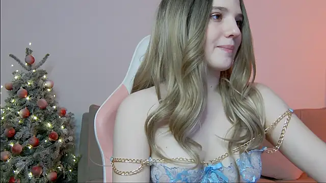 Roxieex online show from 12.25.24