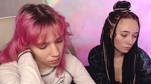 Snapshot of Robin_yourss chatting on 11.17.25 Robin yourss online show from 11.17.25