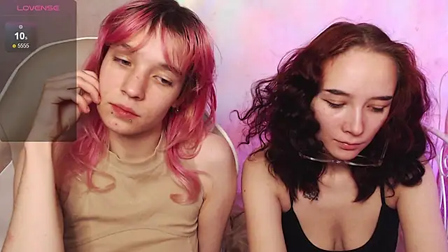 Snapshot of Robin_yourss chatting on 12.16.25 Robin yourss online show from 12.16.25