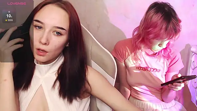 Snapshot of Robin_yourss chatting on 12.17.25 Robin yourss online show from 12.17.25