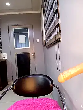 DickDiva1 online show from 02.22.25