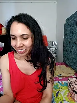 Snapshot of KimPielCanela chatting on 02.12.25 KimPielCanela online show from 02.12.25