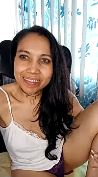 Snapshot of KimPielCanela chatting on 03.19.25 KimPielCanela online show from 03.19.25
