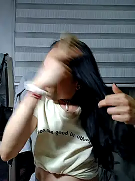 Snapshot of KimPielCanela chatting on 09.23.25 KimPielCanela online show from 09.23.25