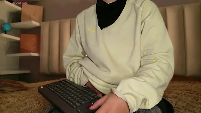 Megan mooree  online show from 04.01.26