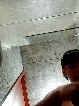 Snapshot of Elputas chatting on 10.22.25 Elputas online show from 10.22.25