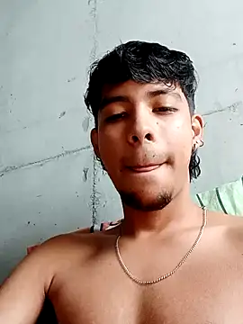 Snapshot of Elputas chatting on 10.31.25 Elputas online show from 10.31.25