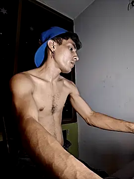 Snapshot of divinityros chatting on 10.05.25 divinityros online show from 10.05.25