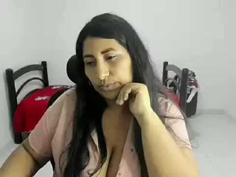 Snapshot of nikol_sexy39 chatting on 02.23.25 nikol sexy39 online show from 02.23.25