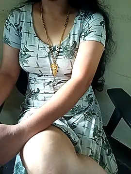 Snapshot of yourtamilcouple chatting on 11.20.25 yourtamilcouple online show from 11.20.25