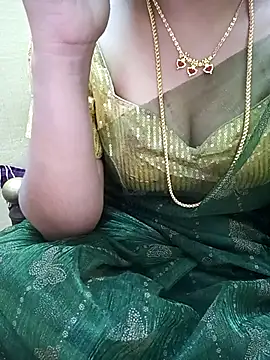 Snapshot of yourtamilcouple chatting on 11.29.25 yourtamilcouple online show from 11.29.25