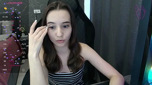 Alice Weiss online show from 03.01.26