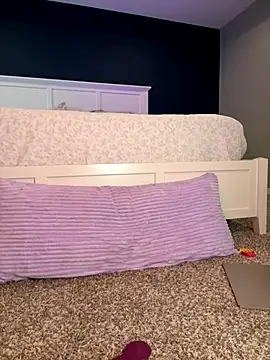 Snapshot of Naughty_pussy2cum chatting on 09.13.25 Naughty pussy2cum online show from 09.13.25