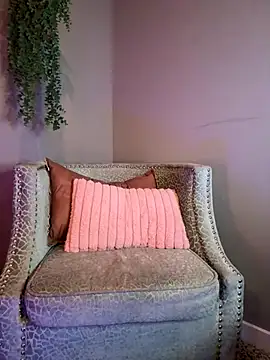 Snapshot of Naughty_pussy2cum chatting on 09.27.25 Naughty pussy2cum online show from 09.27.25