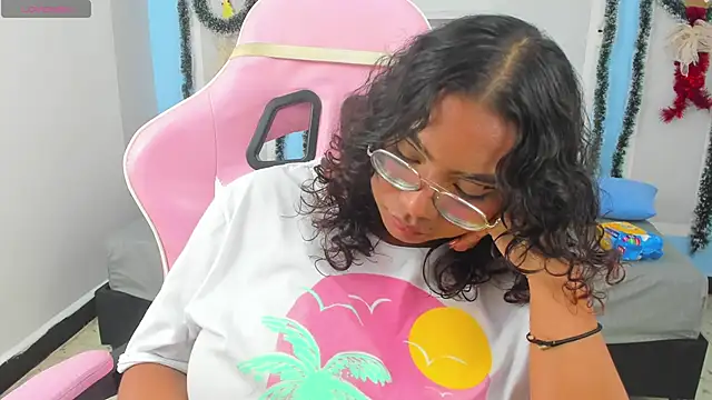 Snapshot of im_angels77 chatting on 01.06.25 im angels77 online show from 01.06.25