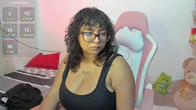 Snapshot of im_angels77 chatting on 09.30.25 im angels77 online show from 09.30.25