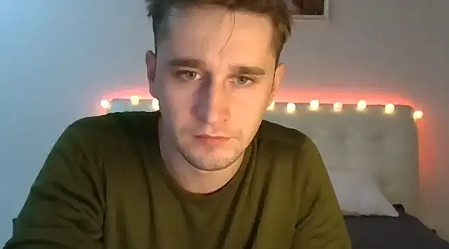 Snapshot of Frank07021 chatting on 12.13.24 Frank07021 online show from 12.13.24