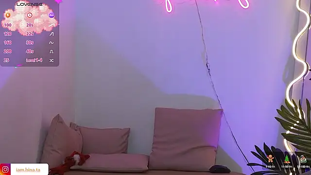 Snapshot of hina_tay chatting on 12.03.24 hina tay online show from 12.03.24