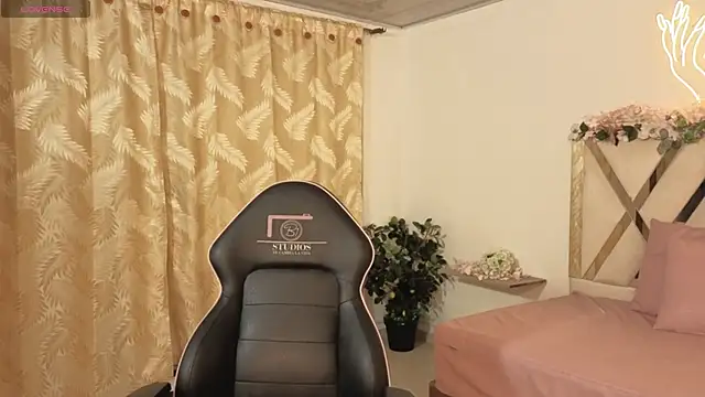 hina tay online show from 02.21.26