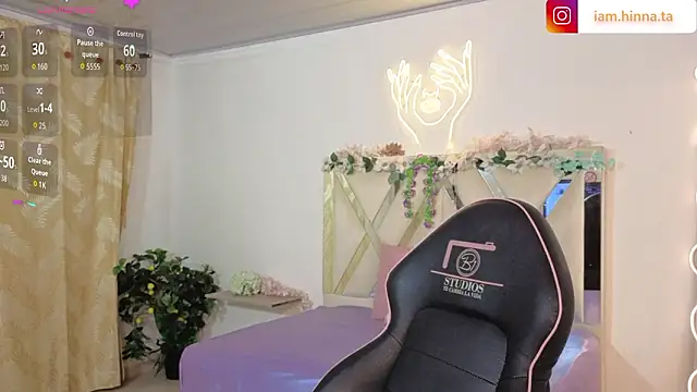 hina tay online show from 03.13.26