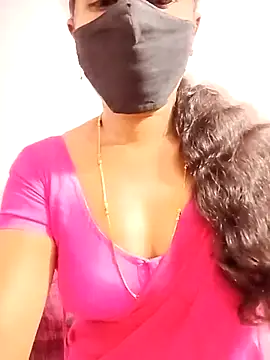 Snapshot of tina_rosy chatting on 02.18.25 tina rosy online show from 02.18.25