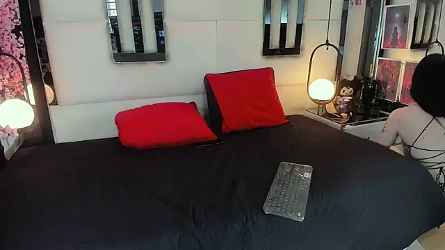 Snapshot of alixxon1 chatting on 05.26.26 alixxon1 online show from 05.26.26