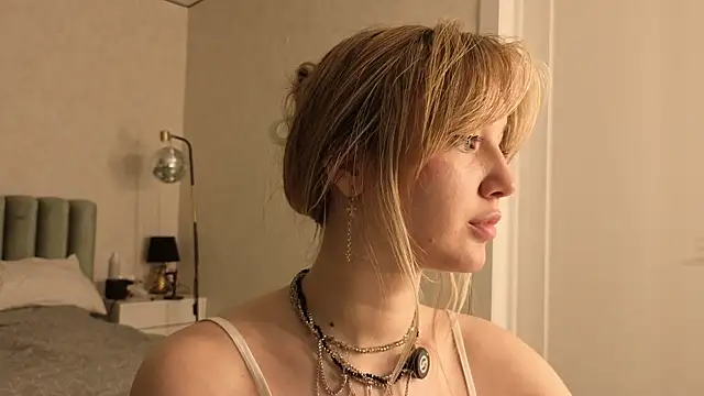 Snapshot of bonnyfloweer chatting on 05.17.26 bonnyfloweer online show from 05.17.26
